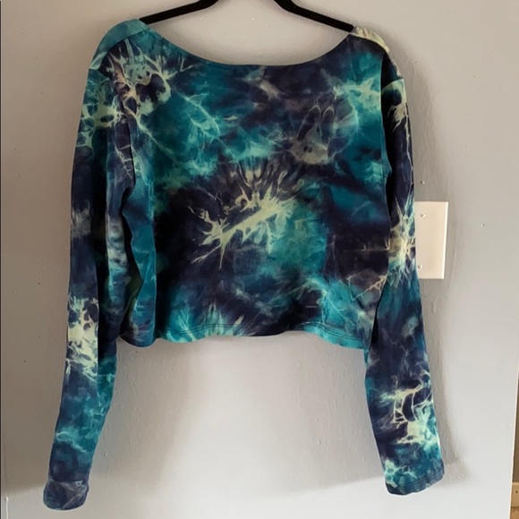 Cropped Sweater - Picture 2 of 4